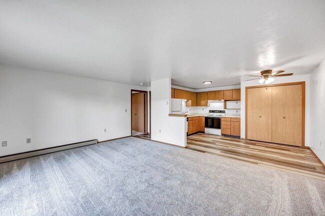 Building Photo - Charming & Cozy 1-Bedroom Upper Apartment