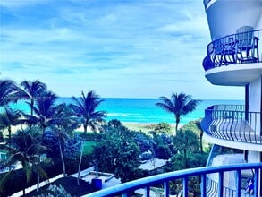 Building Photo - 8877 Collins Ave