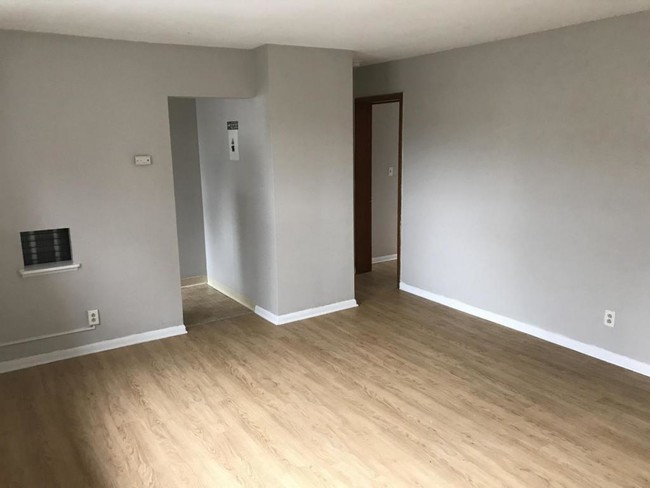Foto del edificio - 3638 W 117th St