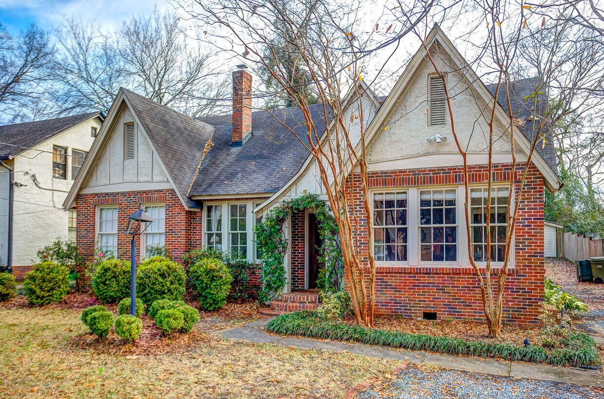 Foto principal - 2519 College St