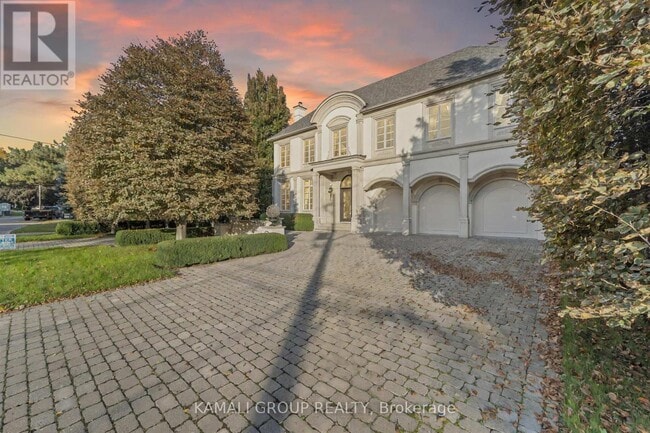 Building Photo - 39 Rollscourt Dr