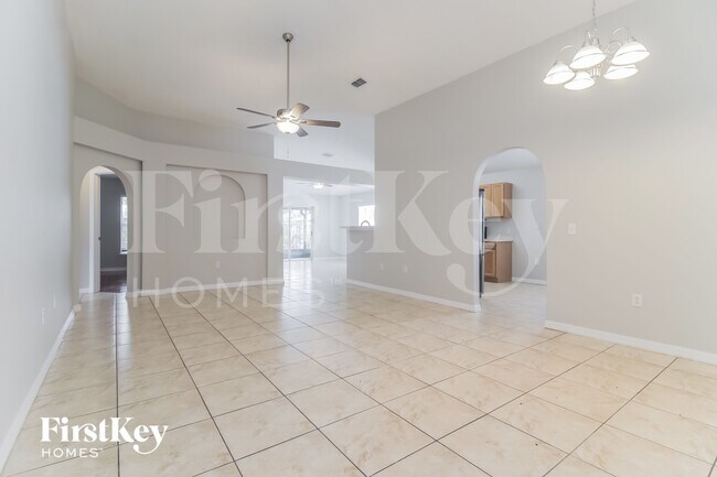 Foto del edificio - 253 McKay Blvd