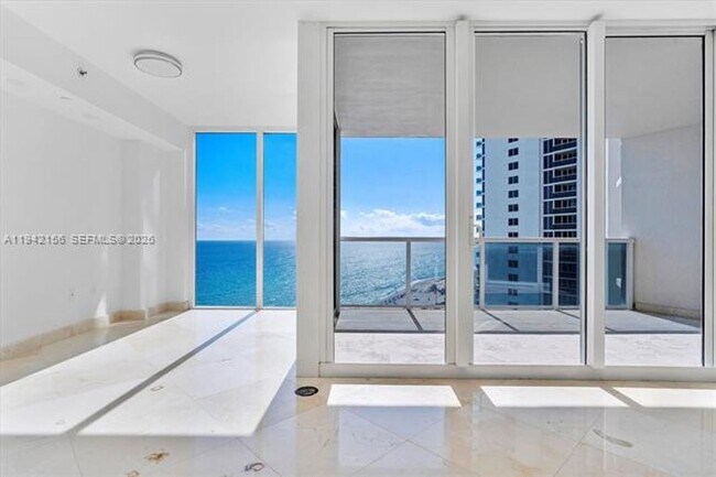 Foto del edificio - 19111 Collins Ave