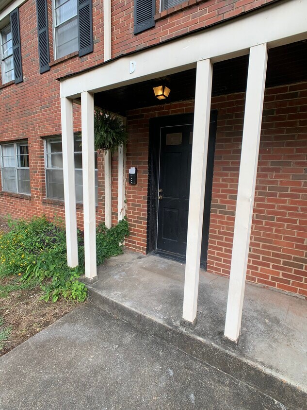 Primary Photo - 1651 Valley Ave