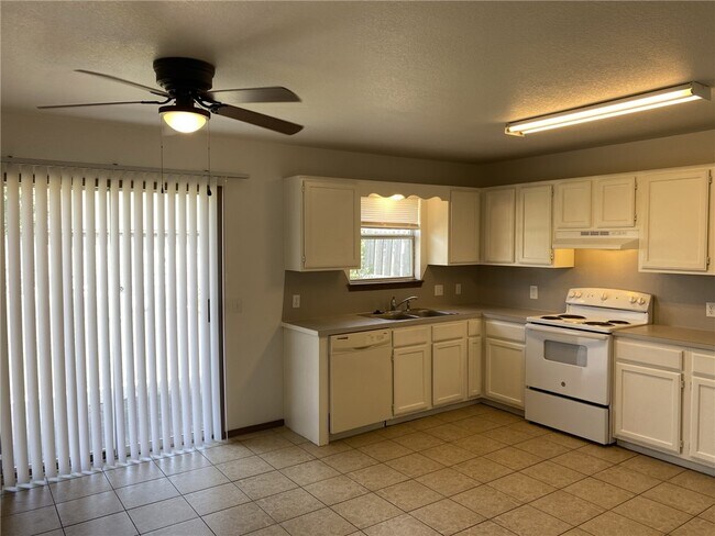 Building Photo - 3128 Jerri Ln