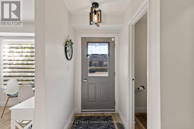 Building Photo - 355 Sandringham Crescent