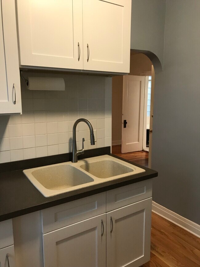 Kitchen - 5114 S Cornell Ave