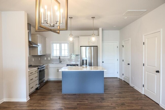 Building Photo - 2050 Kyles Wy