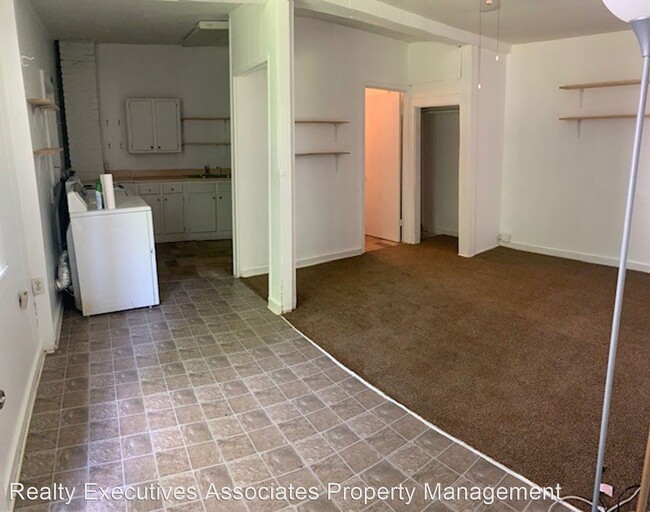 Building Photo - 1 br, 1 bath House - 219 Main Road