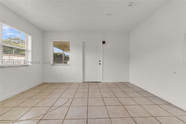 Foto del edificio - 6318 SW 25th St