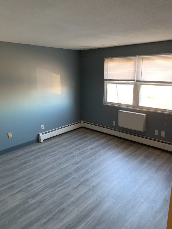 Building Photo - 441 East Ave