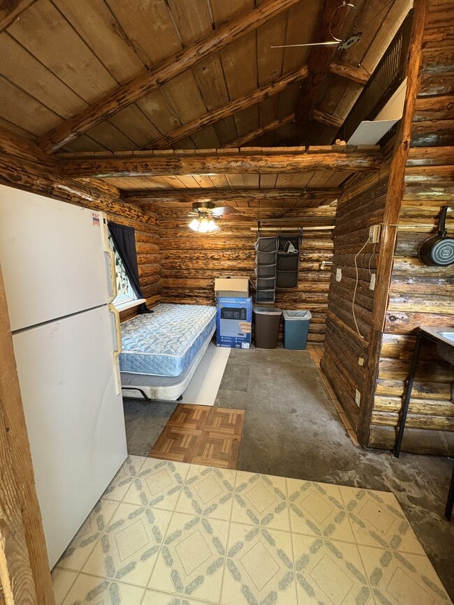 Building Photo - 16655 E Cranberry St