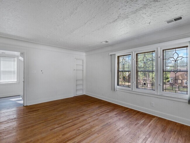 Foto del edificio - 2 Bedroom Duplex in Detroit (Upstairs Unit)