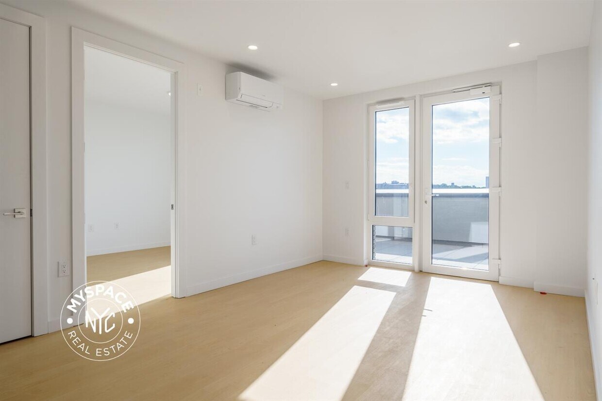Foto principal - 1499 Bedford Ave