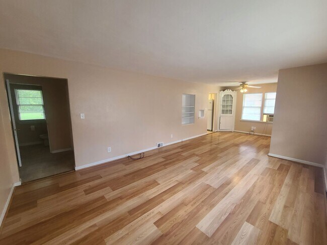 Foto del edificio - 3 Bedroom House in Normal