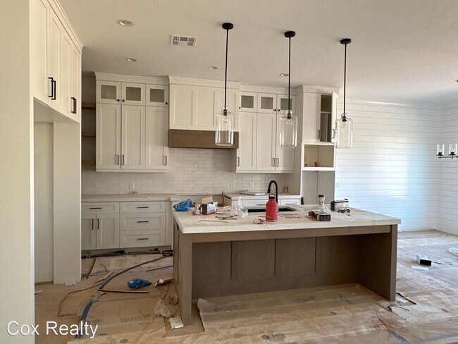 Building Photo - 5 br, 4 bath House - 997 E Iron Horse Dr