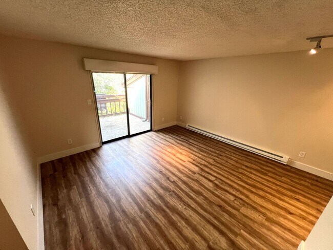 Foto del edificio - 2 Bed 1 Bath Apartment Located in South He...