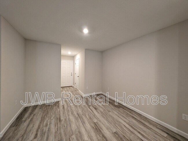 Foto del edificio - 8584 Nussbaum Dr
