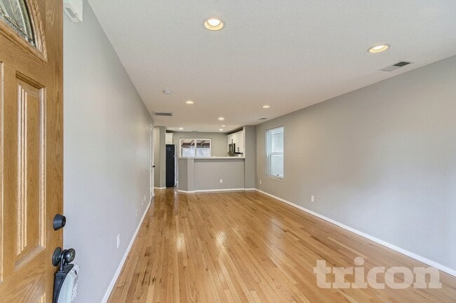 Foto del edificio - 577 SW 207th Ave