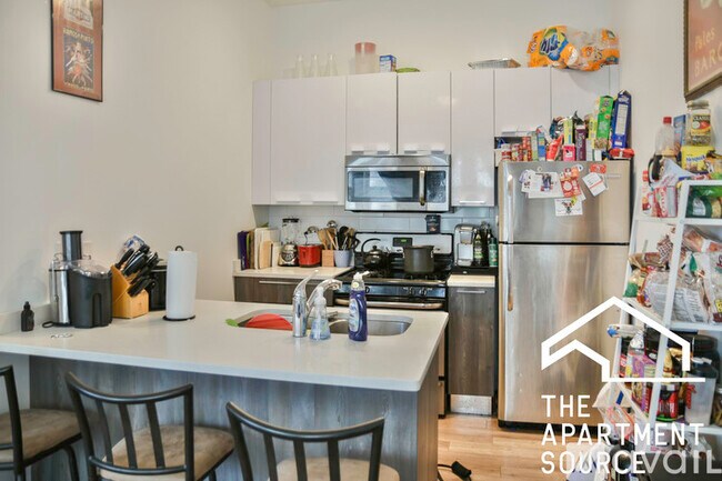 Foto del edificio - 2700 W North Ave