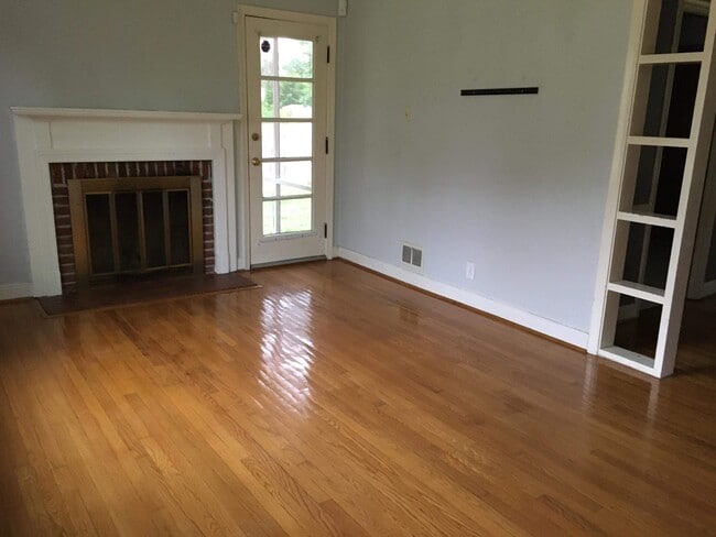 Foto del edificio - 7203 galax rd