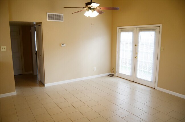 Foto del edificio - 17506 Bullis Gap Dr