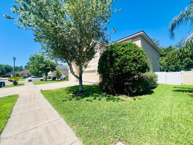 Foto del edificio - 13660 Chipperfield Ln