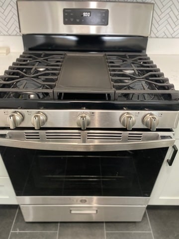 Building Photo - 1455 W Fullerton Ave