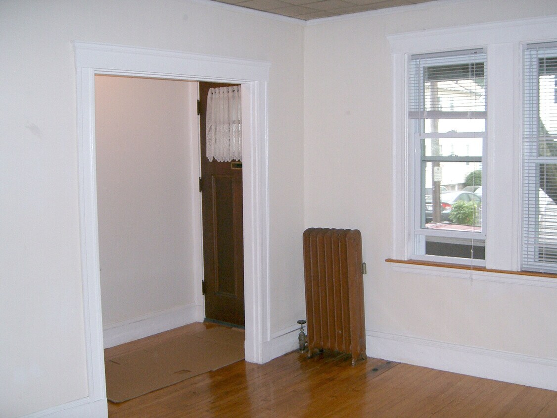 Entry Door - Living room (A side) - 53 Egerton Rd
