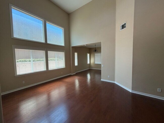 Foto del edificio - 46263 Drymen Ave