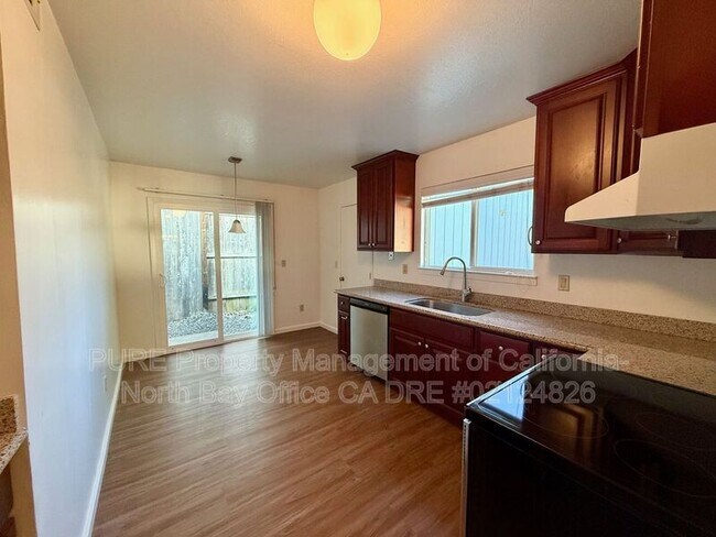 Building Photo - 624 Nikki Dr