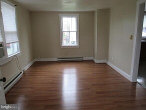 Building Photo - 111 N George St.