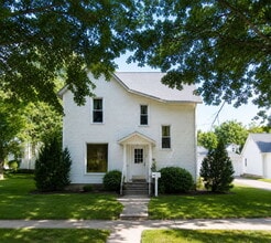 Building Photo - 622 Hudson St