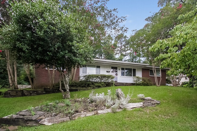 Building Photo - 61 White Oak Ln