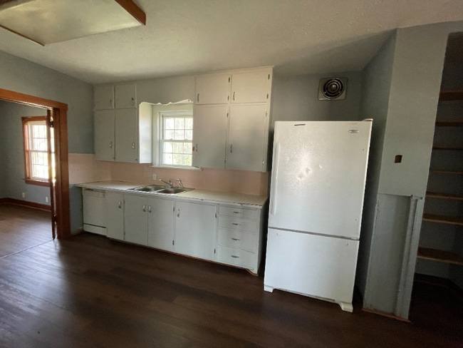 Building Photo - 1717 E North St