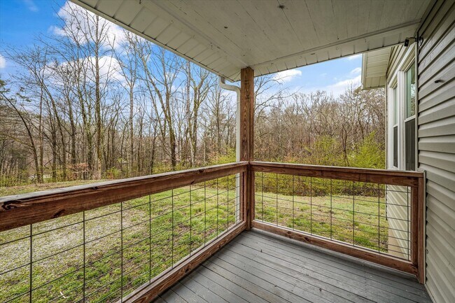 Foto del edificio - Harriman 37748 - Charming 2-bedroom, 1.5-bathroom Home nestled on 3.8 acres of woods - Contact Ch...