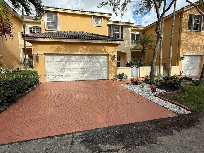 Foto del edificio - 5543 NW 112th Pl