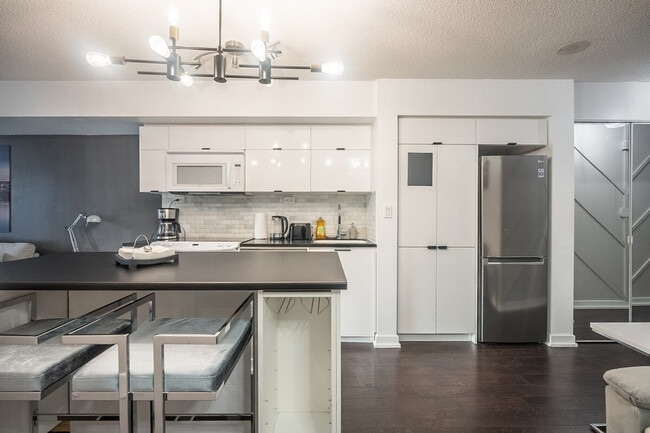 Building Photo - 135 Fort York Blvd