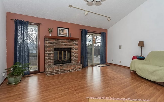 Building Photo - Spacious 4 Bedroom in Millard!!