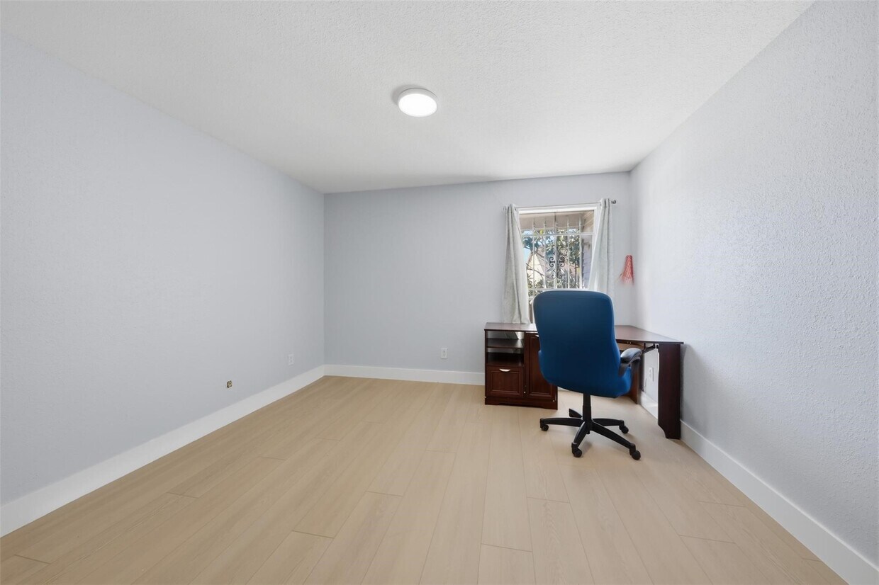 Foto del edificio - 9350 Country Creek St