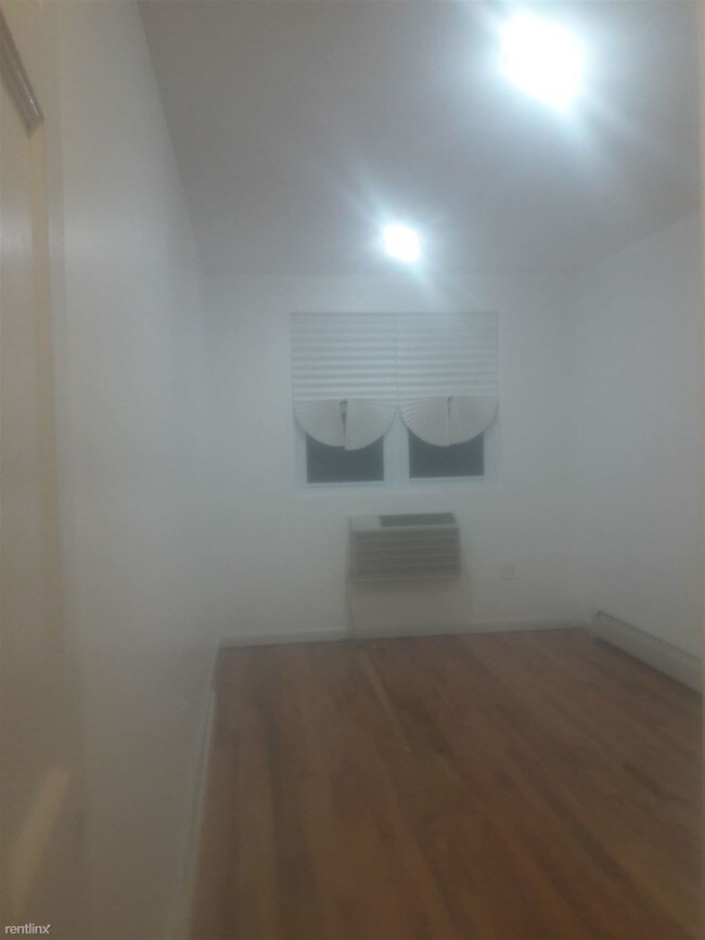 Foto del edificio - 235 Cooper St