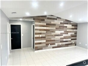 Building Photo - 3252 W 70th St