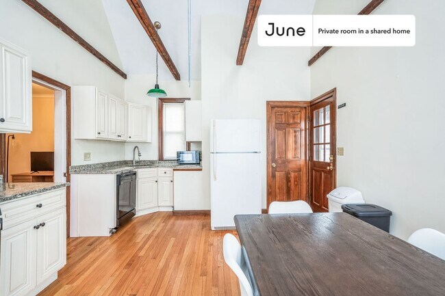 Foto del edificio - Room in Shared 4 bed/1.5 bath home in Somerville