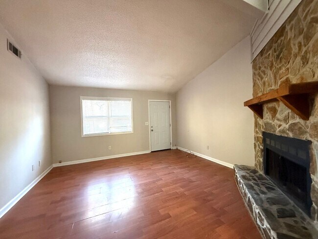 Foto del edificio - 4101 Hawthorne Cir