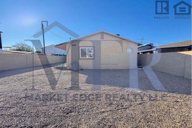 1023 - 1023 Apartment