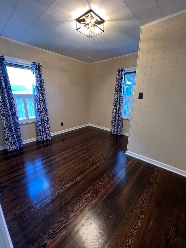 Oficina o cuarto dormitorio - 3602 75th St