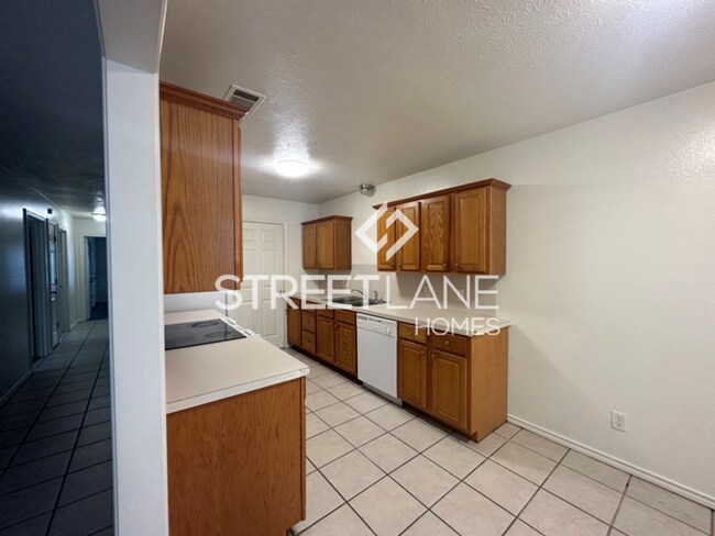 Building Photo - Charming 3 Bedroom in Texarkana!