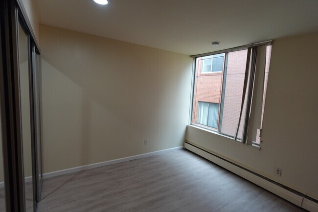 Foto del edificio - 832 Packard St