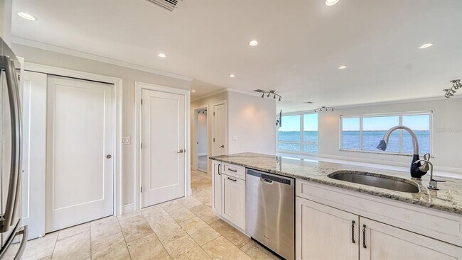 Building Photo - 4800 Gulf of Mexico Dr