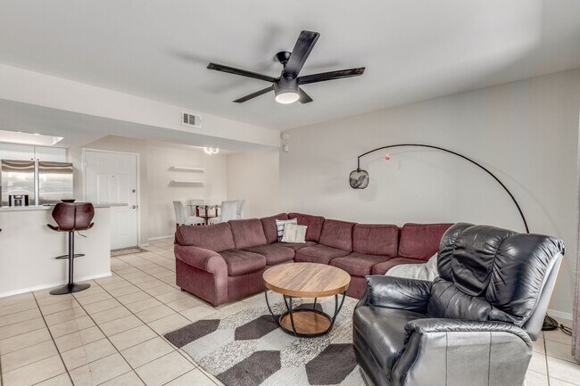 Building Photo - BEAUTIFUL AND SPACIOUS 1ST FLOOR MESA CONDO!